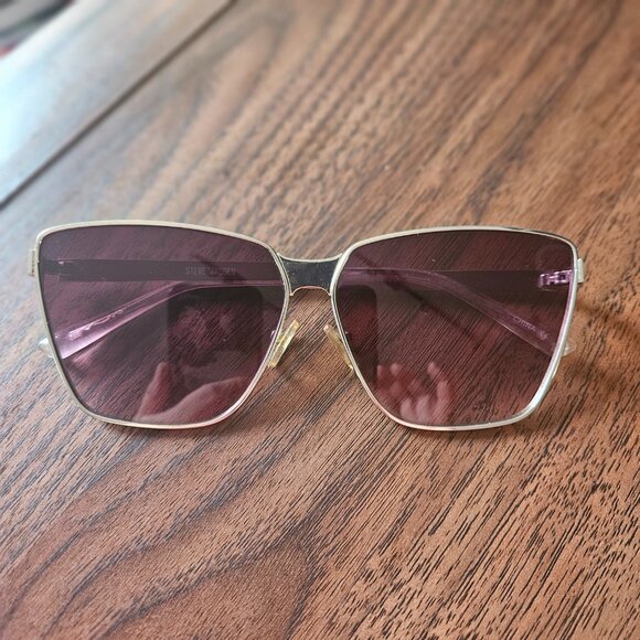 Steve Madden Silver Cat Eye Stunna Shades - Picture 8 of 9